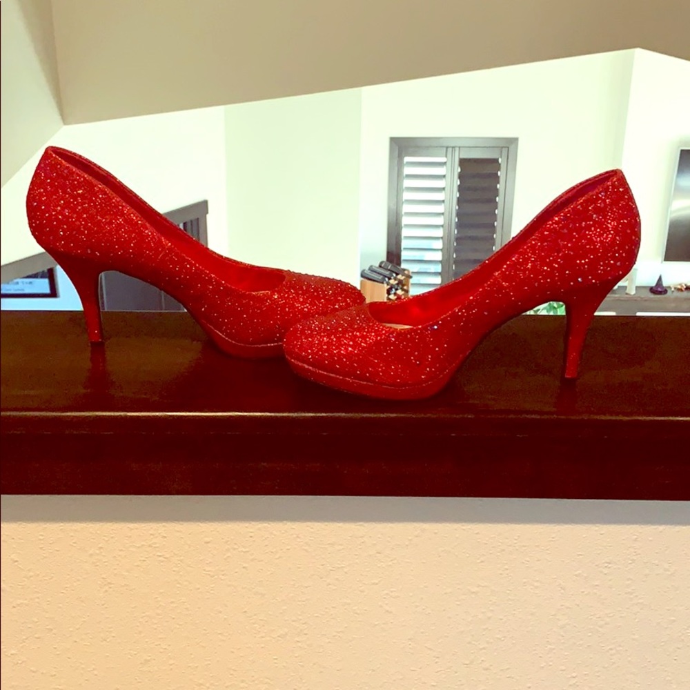Red glitter pumps